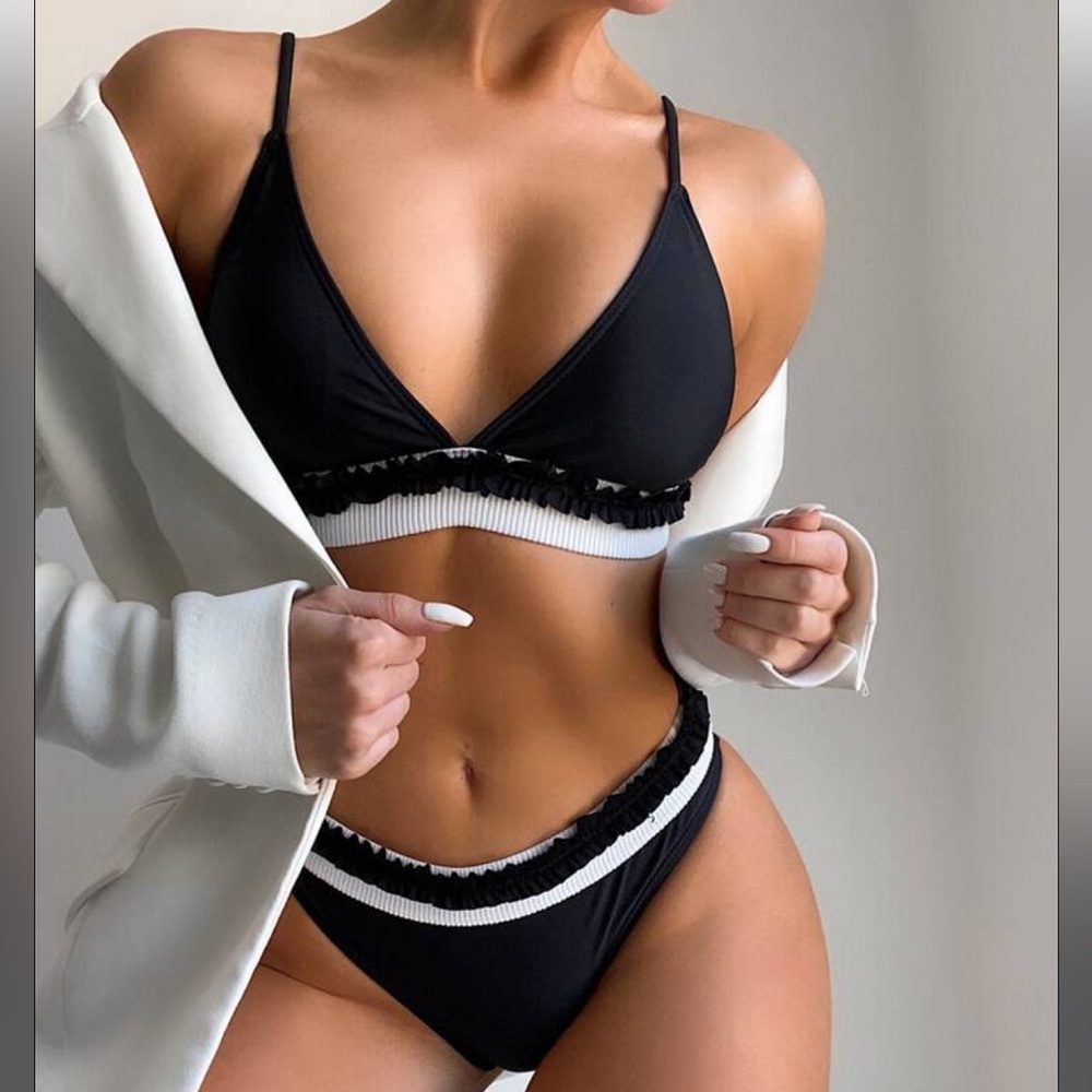 SHEIN Frill Trim triangle Bikini